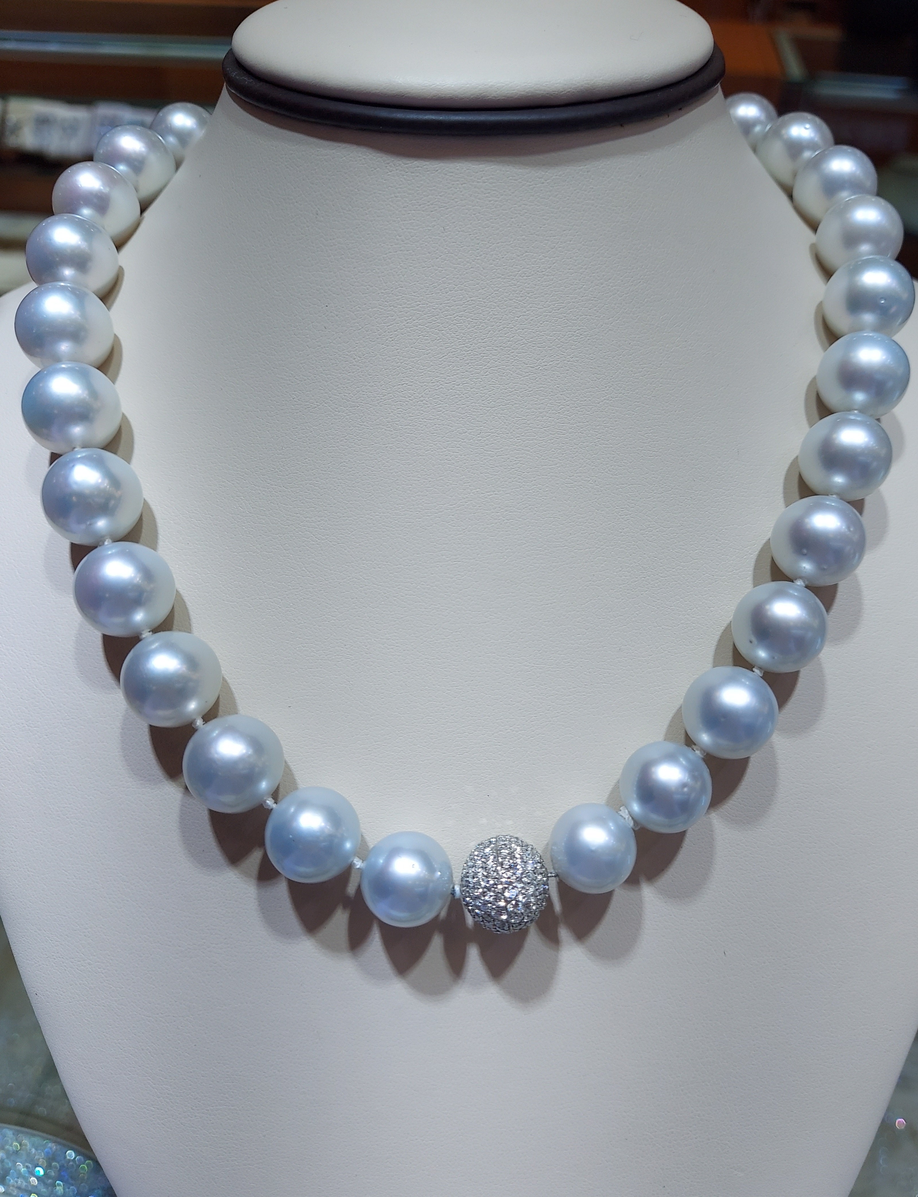 Acoya Pearls Graduated Necklace With Diamond Clasp
