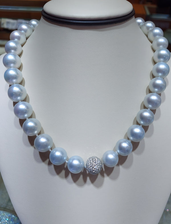 Acoya Pearls Graduated Necklace With Diamond Clasp