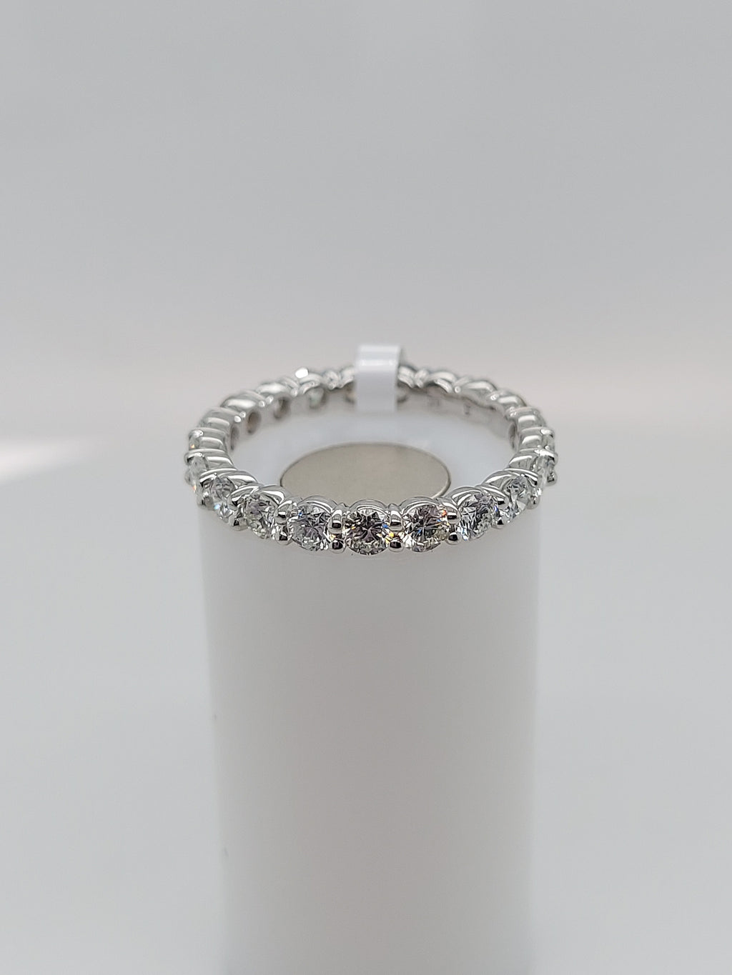 Round Cut Diamond Eternity Band