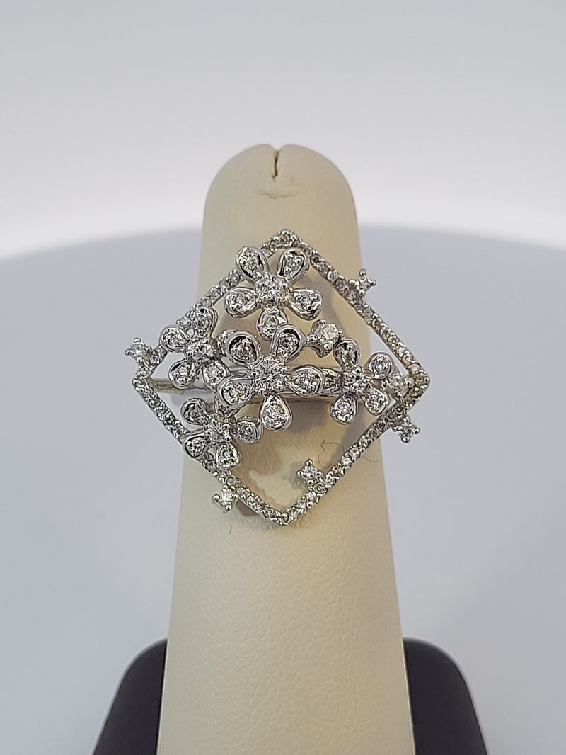 Diamond Flower Fashion Ring