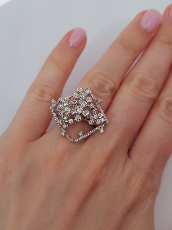 Diamond Flower Fashion Ring