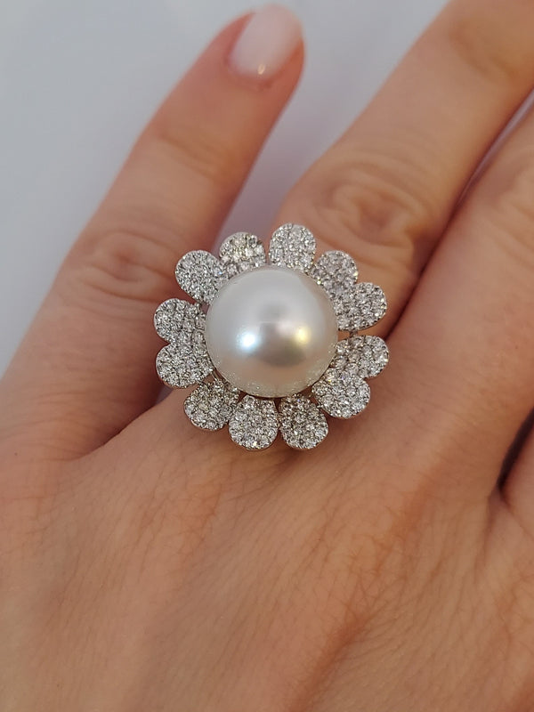 Acoya Pearl & Diamonds Flower Ring