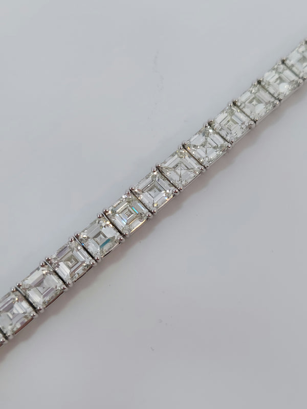 30.49 Carat Asscher Cut Diamond Tennis Bracelet