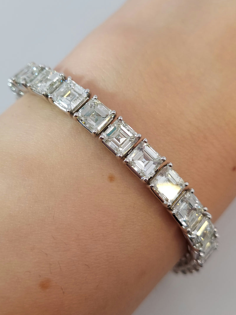 30.49 Carat Asscher Cut Diamond Tennis Bracelet