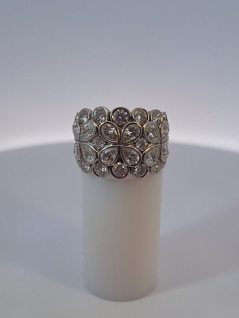 Van Cleef Diamond Flower Band Ring