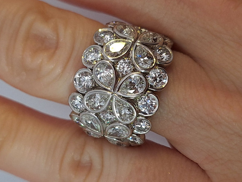 Van Cleef Diamond Flower Band Ring