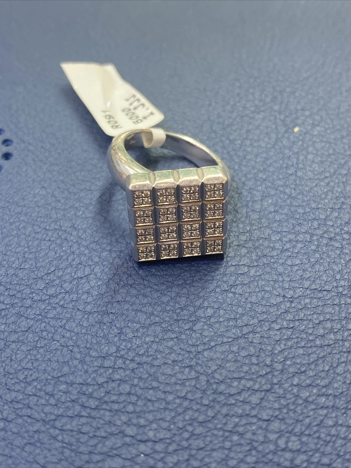 Chopard Ice Cube diamond rotating ring alternate view