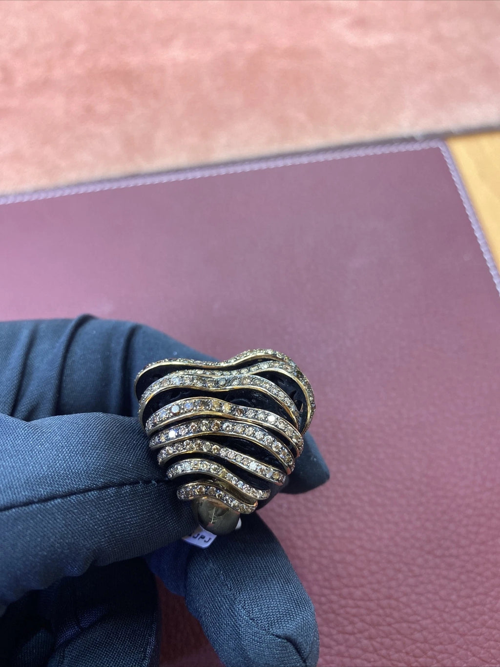 de Grisogono Allegra brown diamond ring detail view