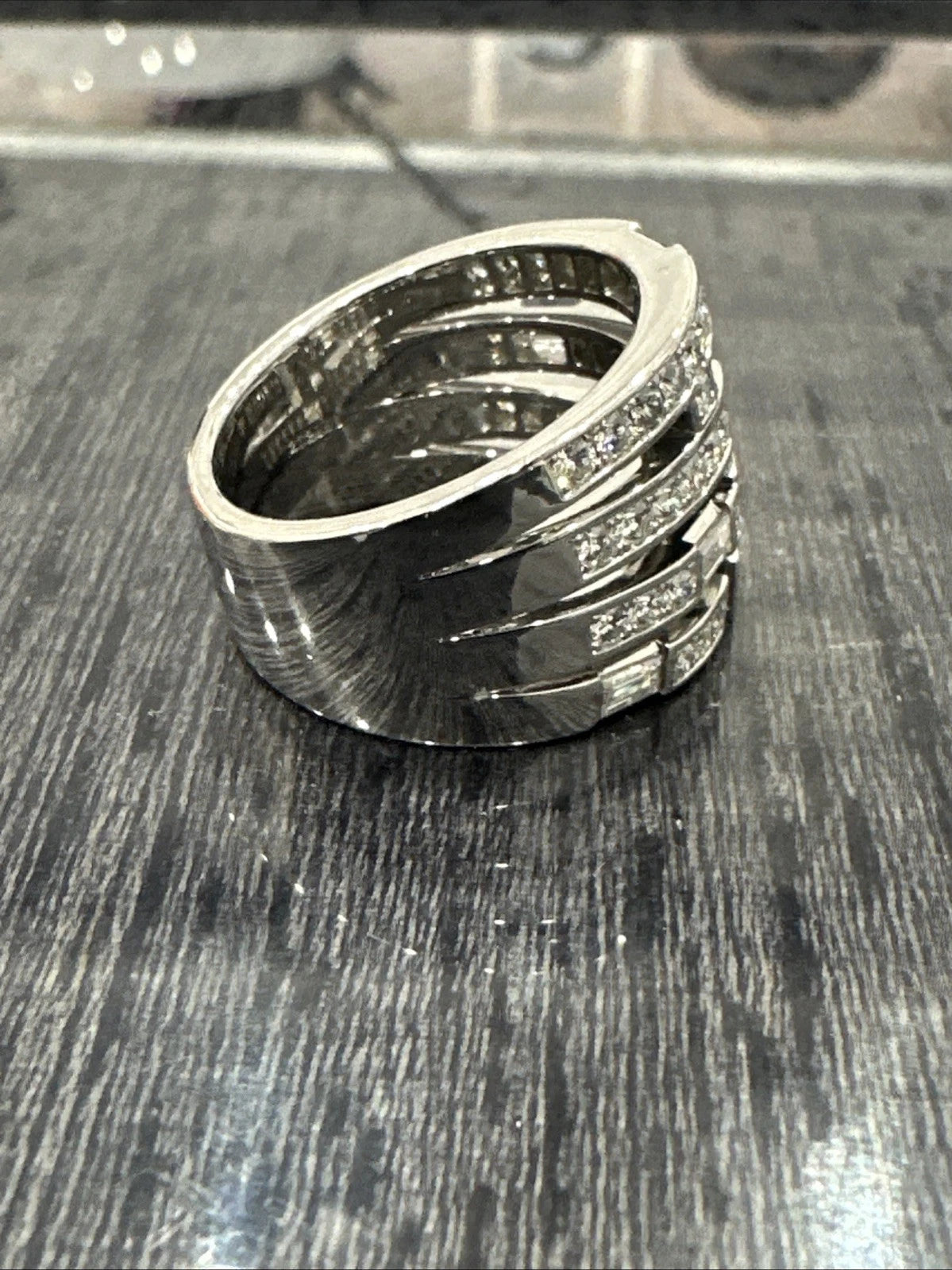 Harry Winston Traffic diamond ring alternate detail