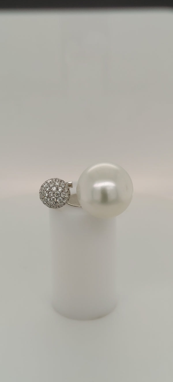 White Pearl & Diamond Ring