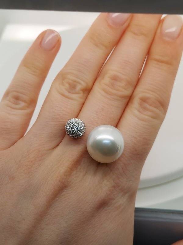 White Pearl & Diamond Ring