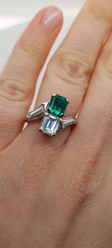 2 Carat Green Emerald & 2 Carat Diamond Fashion Ring