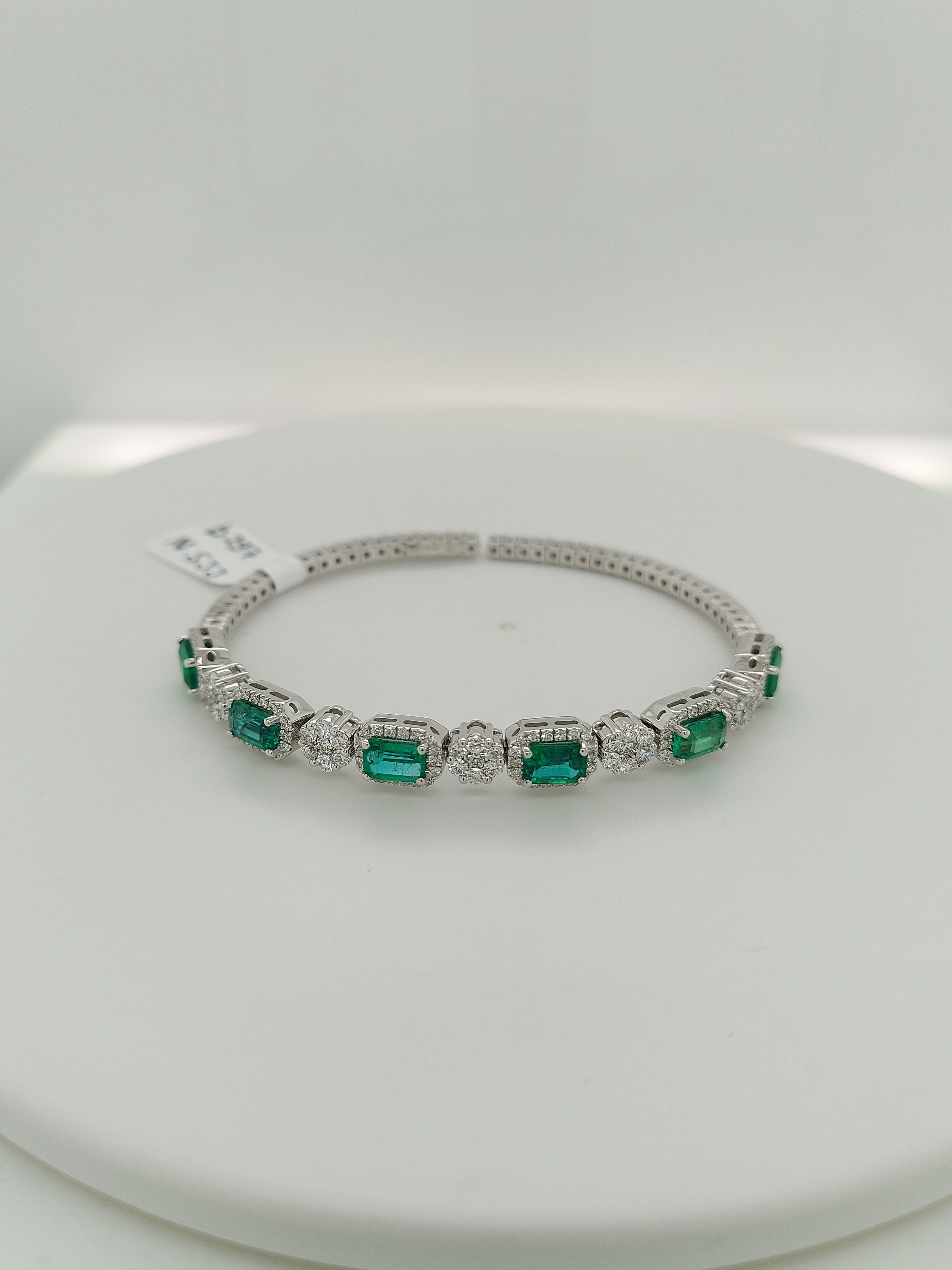 3.09 Carat Green Emerald Diamond Bangle Bracelet