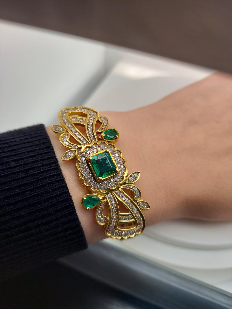 3 Carat Green Emerald & Diamonds Vintage Bangle Bracelet