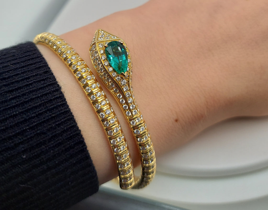 1.64 Carat Emerald & 2.86 Carat Diamond Bangle Bracelet