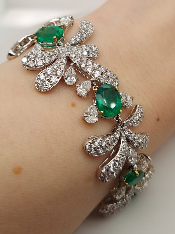 9.33 Carat Green Emerald & 12.87 Carat Diamond Bracelet