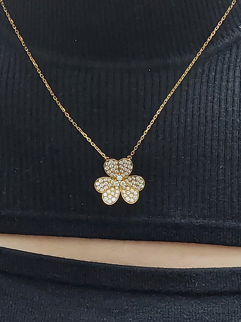 0.90 Carat Clover Flower Pendant