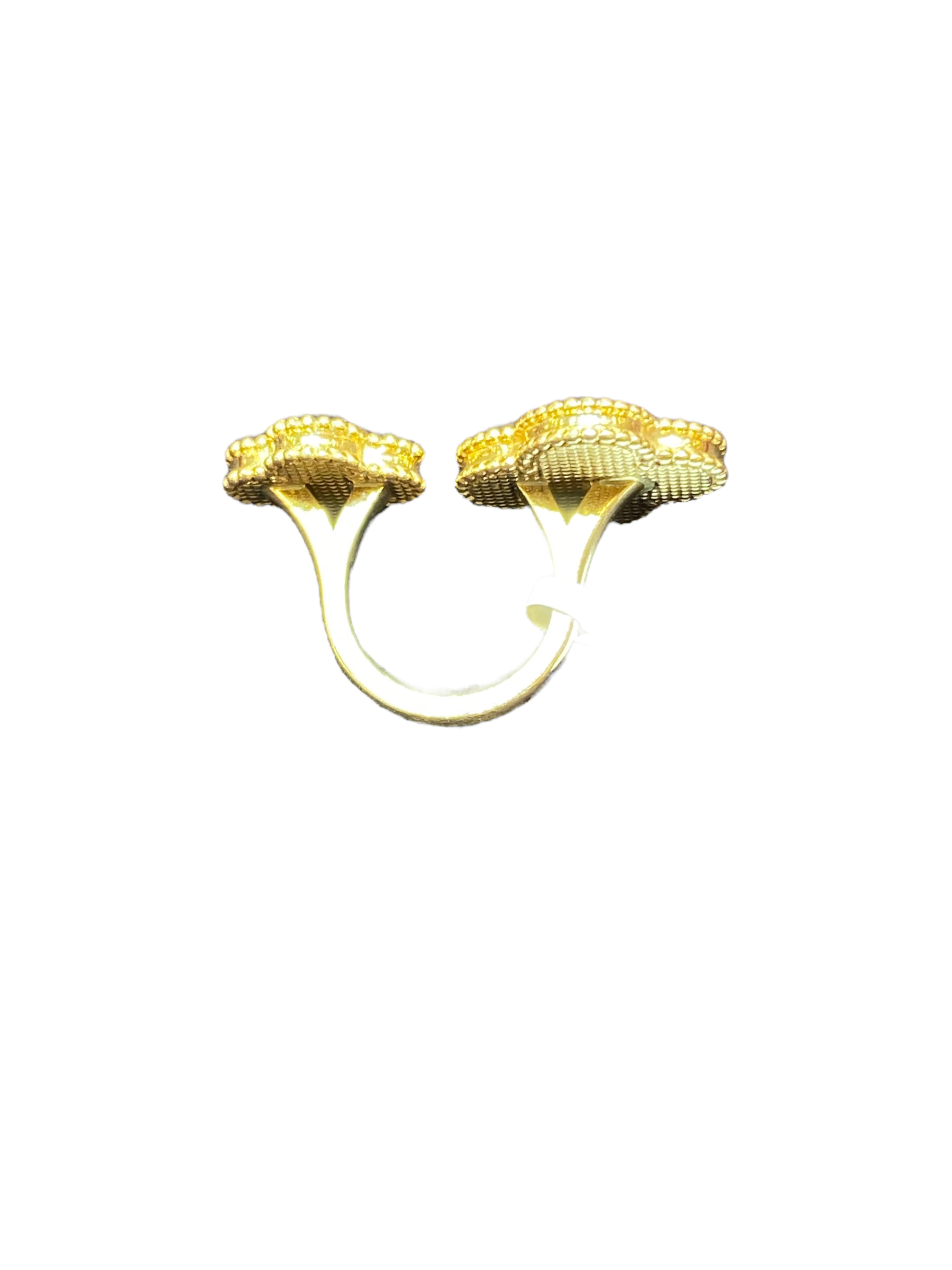 Magic Alhambra Between the Finger Ring